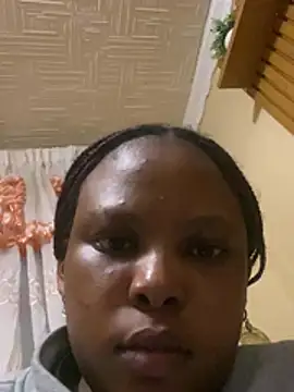 Snapshot of HeyHoneyBee chatting on July 28, 2026, 5:01 pm HeyHoneyBee online show from July 28, 2026, 5:01 pm