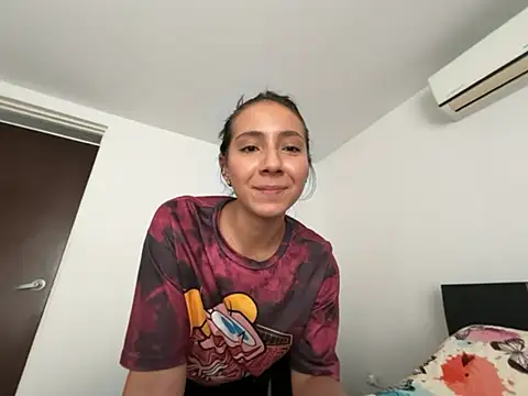 Snapshot of Jenniieebellx chatting on July 26, 2026, 9:32 pm Jenniieebellx online show from July 26, 2026, 9:32 pm