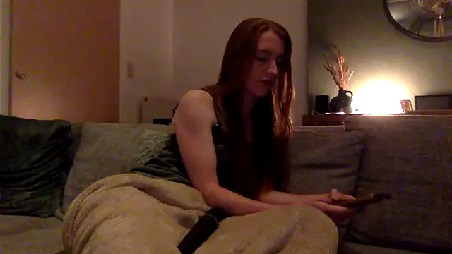 itsyourqueen online show from August 6, 2026, 9:32 pm