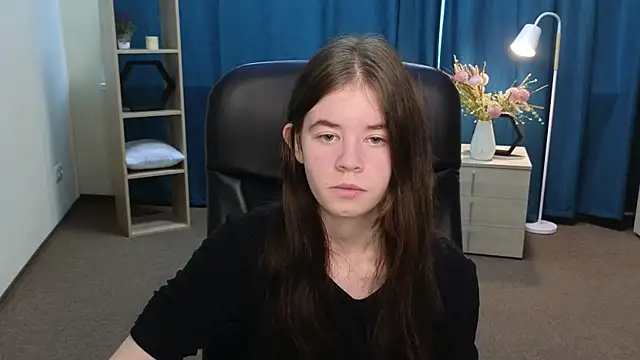 Snapshot of NicolaDevis chatting on July 30, 2026, 8:46 am NicolaDevis online show from July 30, 2026, 8:46 am