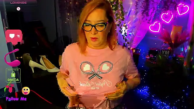 Snapshot of EllieFantastique chatting on March 8, 2025, 5:17 am EllieFantastique online show from March 8, 2025, 5:17 am