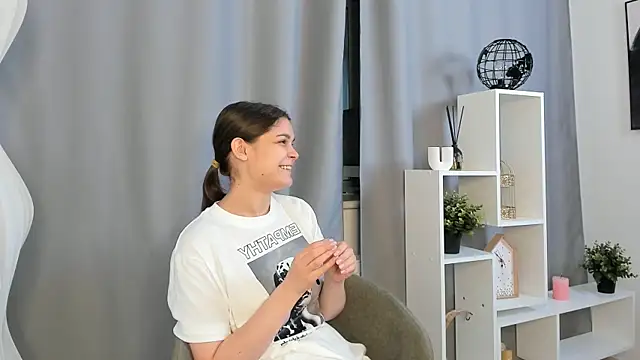 Snapshot of KyleFeight chatting on August 2, 2026, 10:02 am KyleFeight online show from August 2, 2026, 10:02 am