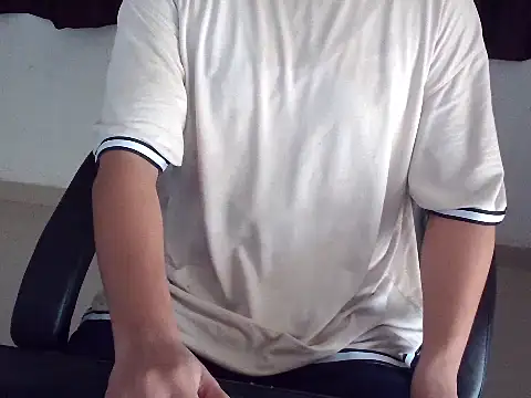 Snapshot of yoursjohnnysins chatting on August 2, 2026, 6:34 am yoursjohnnysins online show from August 2, 2026, 6:34 am