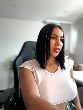 Snapshot of HannaBeckett chatting on November 25, 2025, 12:27 pm HannaBeckett online show from November 25, 2025, 12:27 pm