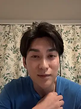 Snapshot of shun_japan chatting on August 2, 2026, 12:14 pm shun japan online show from August 2, 2026, 12:14 pm