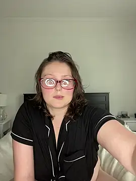 Snapshot of AngelWiess chatting on August 9, 2026, 4:57 pm AngelWiess online show from August 9, 2026, 4:57 pm