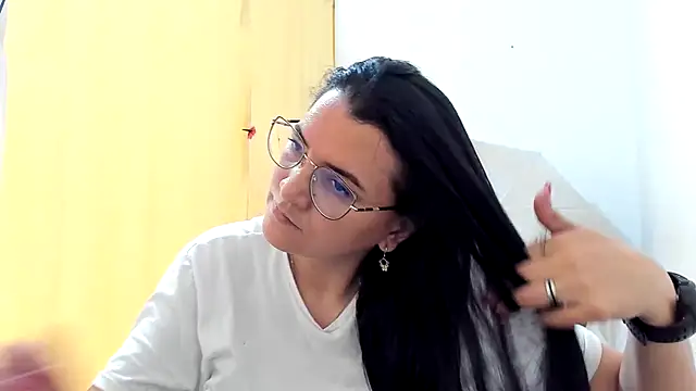 Snapshot of MARILYN_GARCIA chatting on May 25, 2026, 5:33 pm MARILYN GARCIA online show from May 25, 2026, 5:33 pm