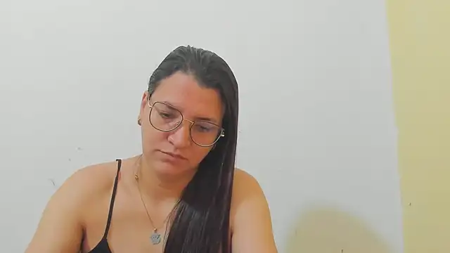 MARILYN GARCIA online show from October 12, 2025, 3:24 pm