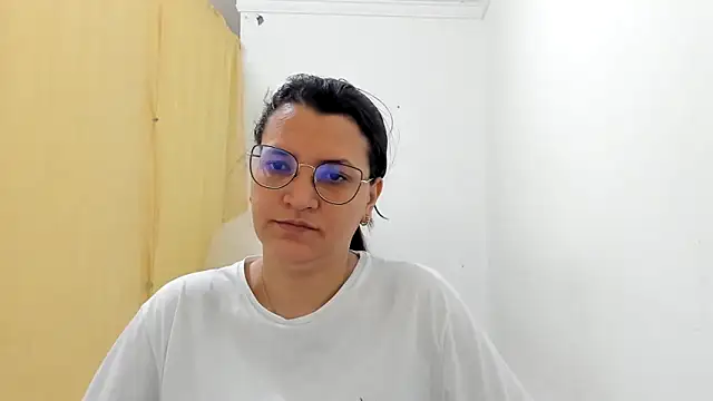 MARILYN GARCIA online show from October 17, 2025, 12:40 pm