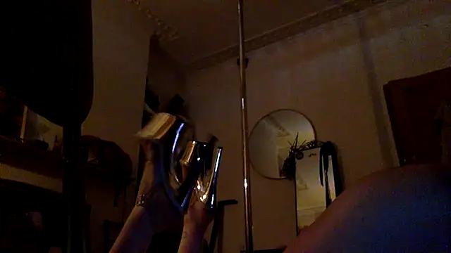 Snapshot of pole_rose_bud_xxx chatting on August 6, 2026, 1:17 pm pole rose bud xxx online show from August 6, 2026, 1:17 pm