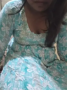 Snapshot of Priyanshi_Love chatting on August 6, 2026, 7:36 am Priyanshi Love online show from August 6, 2026, 7:36 am
