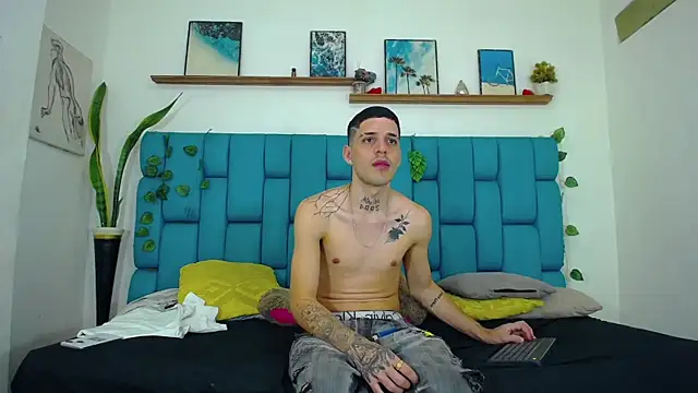MaxHornyLatin online show from August 7, 2026, 11:11 pm