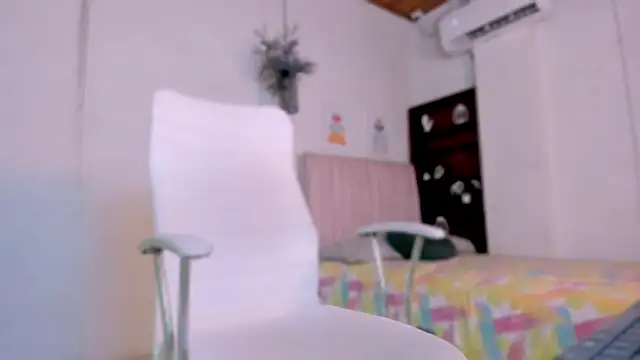 Snapshot of madyson_20 chatting on August 6, 2026, 9:54 pm madyson 20 online show from August 6, 2026, 9:54 pm