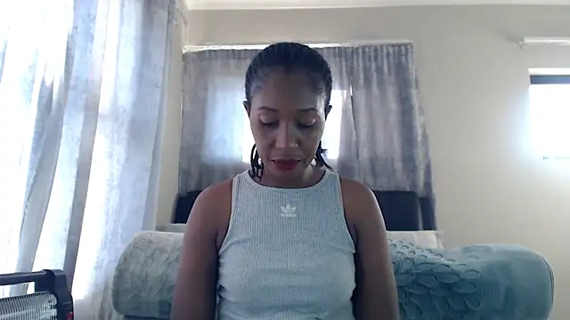 leanna23 online show from May 31, 2026, 6:19 am