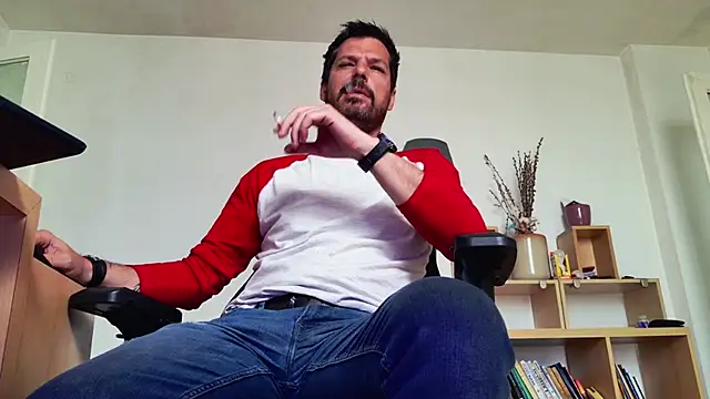 Snapshot of ChrisKox chatting on May 10, 2026, 9:24 am ChrisKox online show from May 10, 2026, 9:24 am