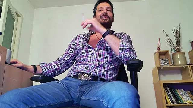 Snapshot of ChrisKox chatting on April 30, 2026, 7:32 pm ChrisKox online show from April 30, 2026, 7:32 pm