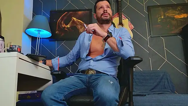 ChrisKox online show from October 21, 2025, 1:49 am