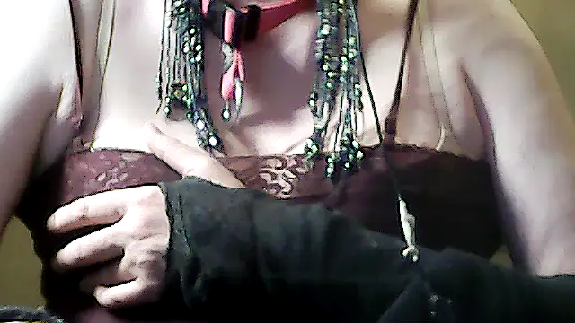 sissy sarah online show from November 30, 2025, 3:35 pm