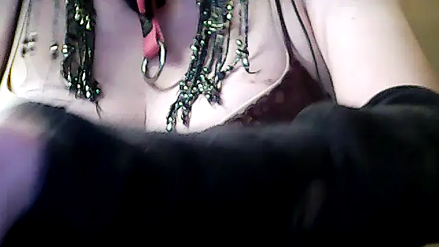 sissy sarah online show from October 20, 2025, 11:33 am