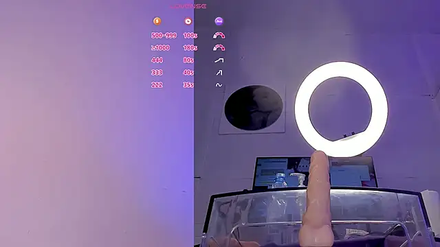 Snapshot of Dakota_Blare chatting on November 23, 2025, 1:43 pm Dakota Blare online show from November 23, 2025, 1:43 pm