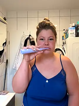 Snapshot of BootyLola chatting on October 3, 2025, 8:16 am BootyLola online show from October 3, 2025, 8:16 am