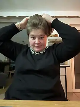 Snapshot of BootyLola chatting on December 17, 2024, 5:58 pm BootyLola online show from December 17, 2024, 5:58 pm