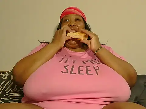 Snapshot of nancy111 chatting on February 24, 2026, 1:23 pm nancy111 online show from February 24, 2026, 1:23 pm