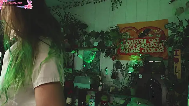 Snapshot of Dead_Butterfly chatting on November 2, 2025, 4:28 am Dead Butterfly online show from November 2, 2025, 4:28 am