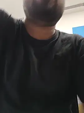 Snapshot of mikki1355 chatting on February 7, 2026, 9:56 pm mikki1355 online show from February 7, 2026, 9:56 pm