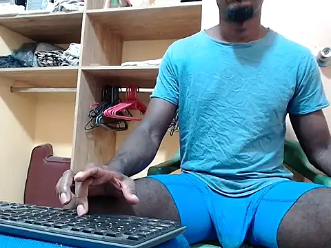 Snapshot of kurtbigcock chatting on April 24, 2026, 5:37 pm kurtbigcock online show from April 24, 2026, 5:37 pm