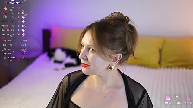 Snapshot of LitleSun chatting on December 3, 2025, 8:52 pm LitleSun online show from December 3, 2025, 8:52 pm