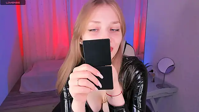 Snapshot of DakotaMabs chatting on November 11, 2025, 6:41 am DakotaMabs online show from November 11, 2025, 6:41 am