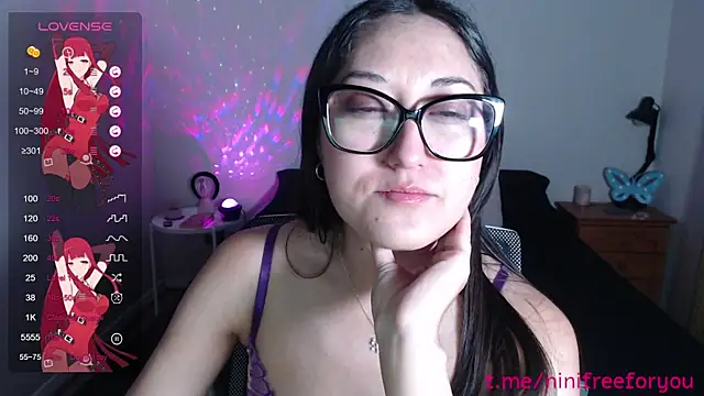 Snapshot of Ninimoon chatting on December 4, 2025, 4:11 am Ninimoon online show from December 4, 2025, 4:11 am