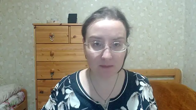 Snapshot of Smart_Rose chatting on November 18, 2025, 4:43 pm Smart Rose online show from November 18, 2025, 4:43 pm