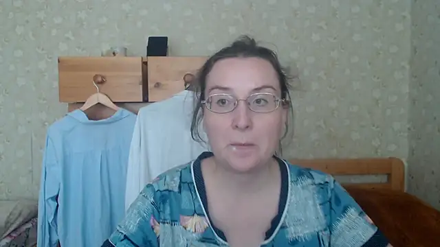 Snapshot of Smart_Rose chatting on October 31, 2025, 10:34 am Smart Rose online show from October 31, 2025, 10:34 am