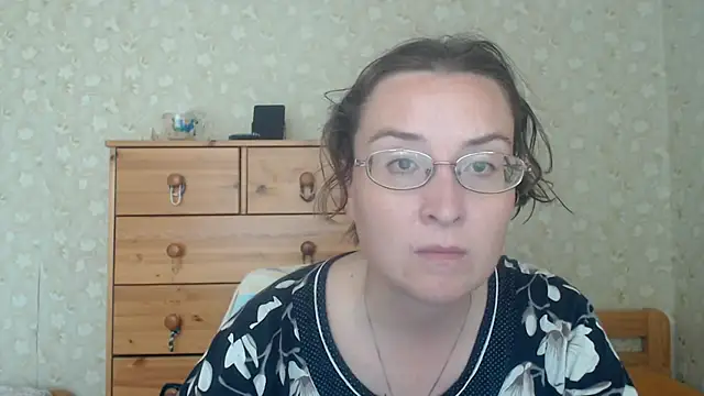 Snapshot of Smart_Rose chatting on June 28, 2026, 8:42 am Smart Rose online show from June 28, 2026, 8:42 am