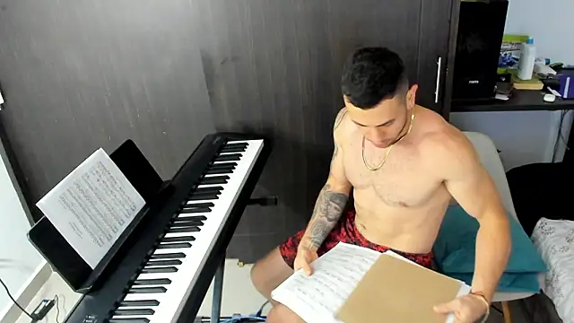 Snapshot of logan_smith chatting on January 17, 2026, 1:20 am logan smith online show from January 17, 2026, 1:20 am