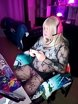 Snapshot of JulietteMaitresse chatting on December 14, 2025, 8:36 pm JulietteMaitresse online show from December 14, 2025, 8:36 pm