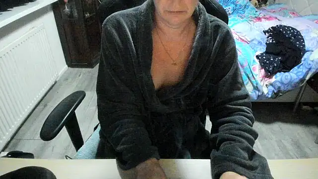 Snapshot of minoesje37 chatting on November 10, 2025, 8:25 pm minoesje37 online show from November 10, 2025, 8:25 pm