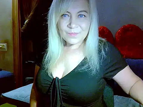 AgoniA7 online show from December 16, 2025, 2:32 pm