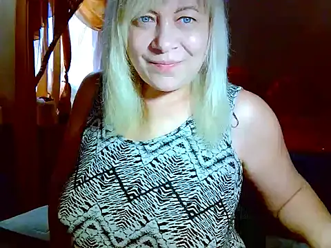 AgoniA7 online show from April 5, 2026, 6:53 am