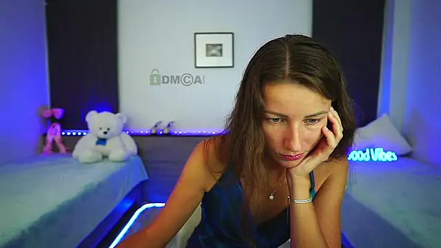  Anna Shine  online show from November 8, 2025, 9:24 am