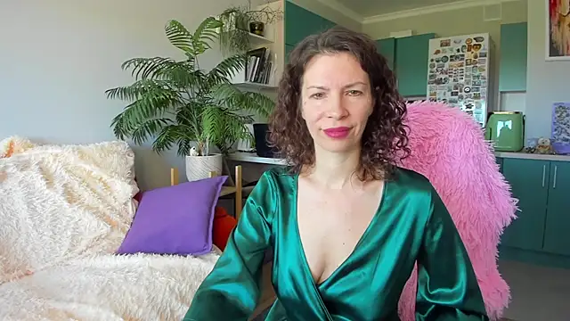 Snapshot of ChristinaGlory chatting on May 8, 2026, 7:45 am ChristinaGlory online show from May 8, 2026, 7:45 am