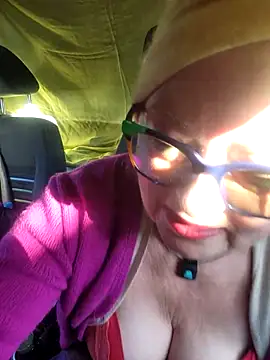 MucMilf59 online show from December 2, 2025, 12:40 pm