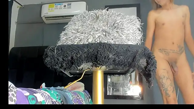 Snapshot of SandraGoldstein chatting on October 25, 2025, 1:38 am SandraGoldstein online show from October 25, 2025, 1:38 am