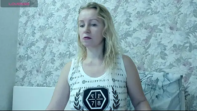 I AM MILF online show from December 5, 2024, 5:55 pm