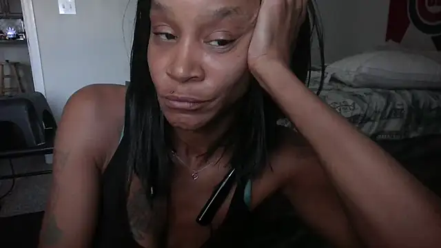 Snapshot of EnticingAaliyah chatting on July 25, 2026, 1:39 pm EnticingAaliyah online show from July 25, 2026, 1:39 pm