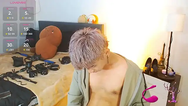 Snapshot of WildestTwink chatting on April 9, 2026, 6:03 pm WildestTwink online show from April 9, 2026, 6:03 pm