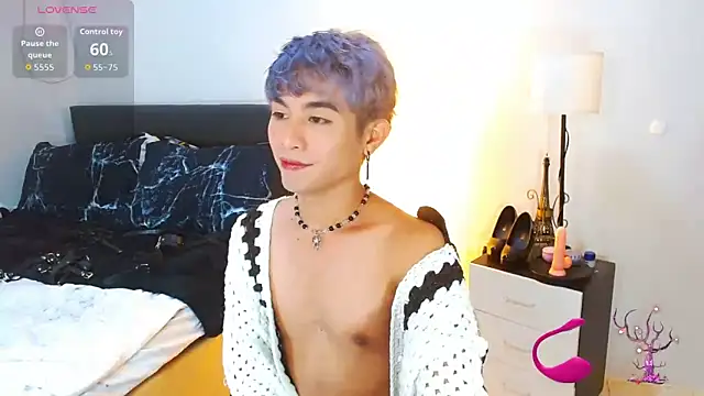 Snapshot of WildestTwink chatting on April 21, 2026, 2:01 pm WildestTwink online show from April 21, 2026, 2:01 pm