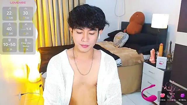 Snapshot of WildestTwink chatting on March 13, 2026, 5:40 pm WildestTwink online show from March 13, 2026, 5:40 pm